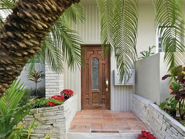 9881 W Bay Harbor Dr , Unit 2, Bay Harbor Islands, FL 33154