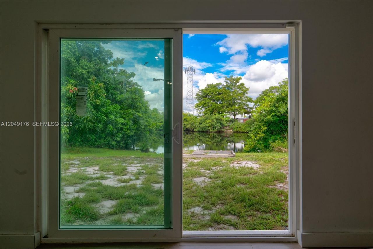 649 NW 24th Ave, Fort Lauderdale, FL 33311 Photo