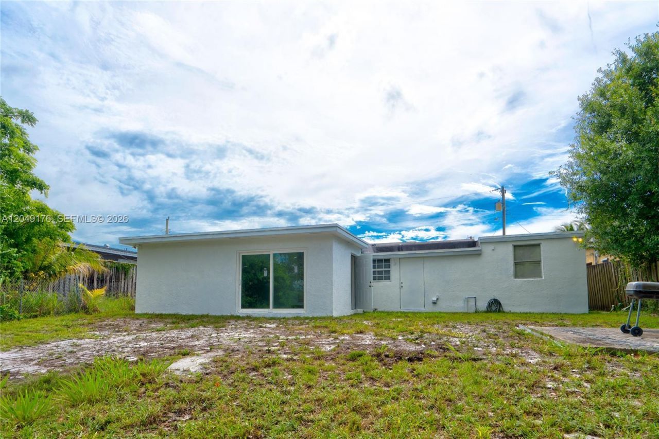 649 NW 24th Ave, Fort Lauderdale, FL 33311 Photo