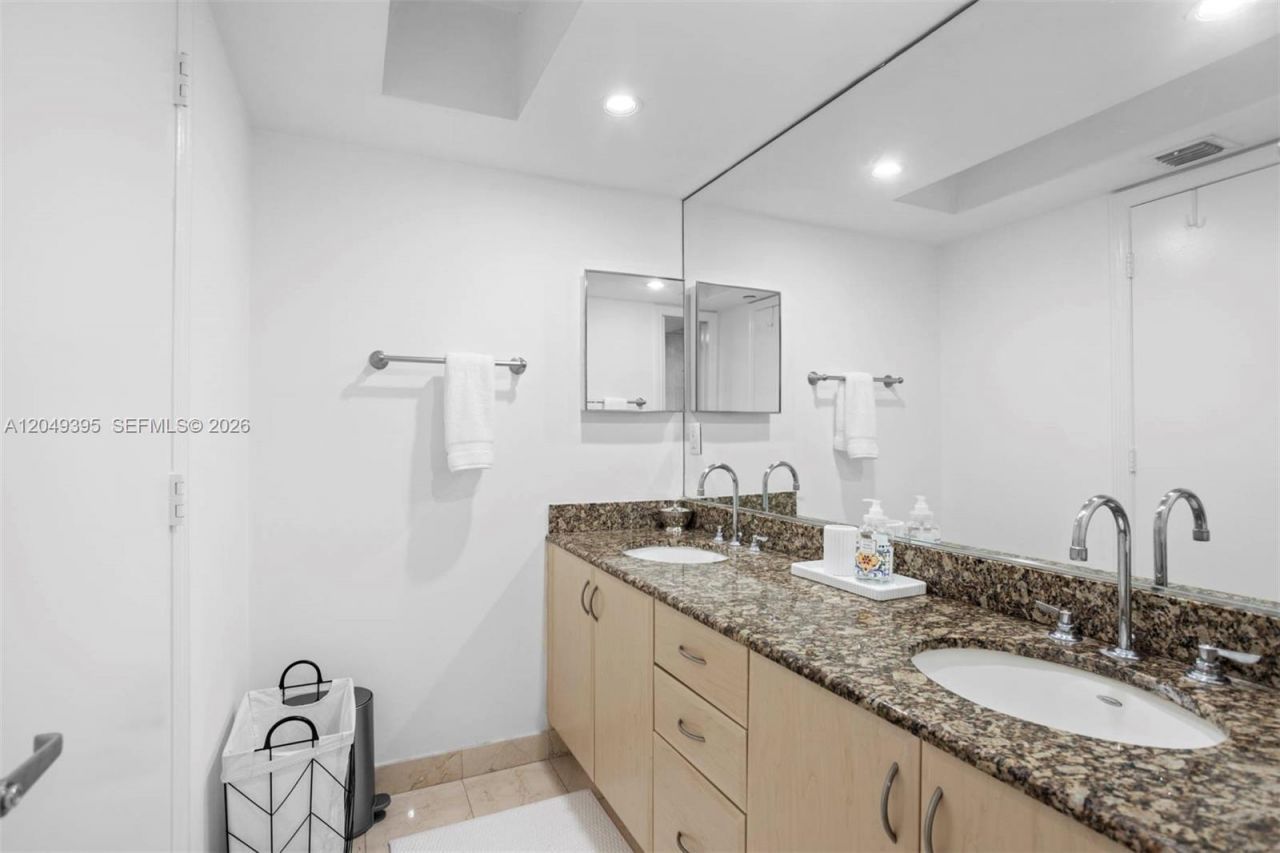 6917 Collins Ave, Unit 1512, Miami Beach, FL 33141 Photo