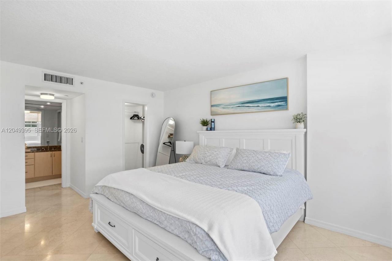 6917 Collins Ave, Unit 1512, Miami Beach, FL 33141 Photo