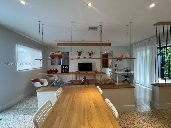 451 SW 24th Rd , Unit 2, Miami, FL 33129