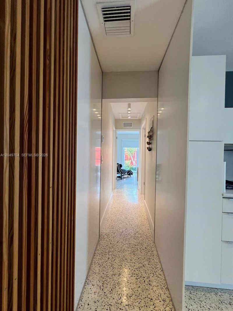 451 SW 24th Rd , Unit 2, Miami, FL 33129 Photo