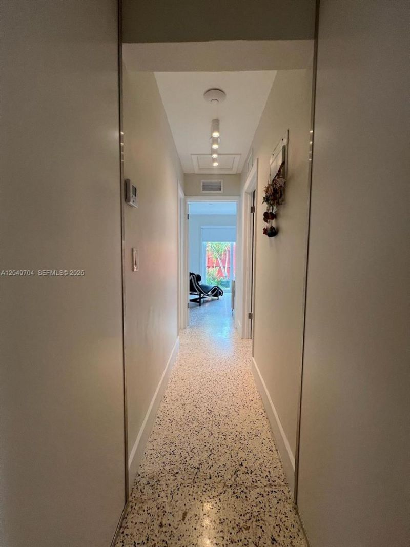 451 SW 24th Rd , Unit 2, Miami, FL 33129 Photo