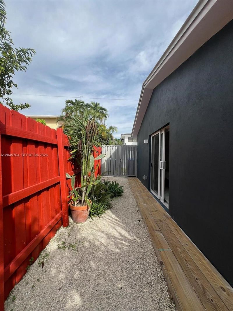 451 SW 24th Rd , Unit 2, Miami, FL 33129 Photo