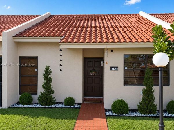 14725 SW 60th Ter , Miami, FL 33193