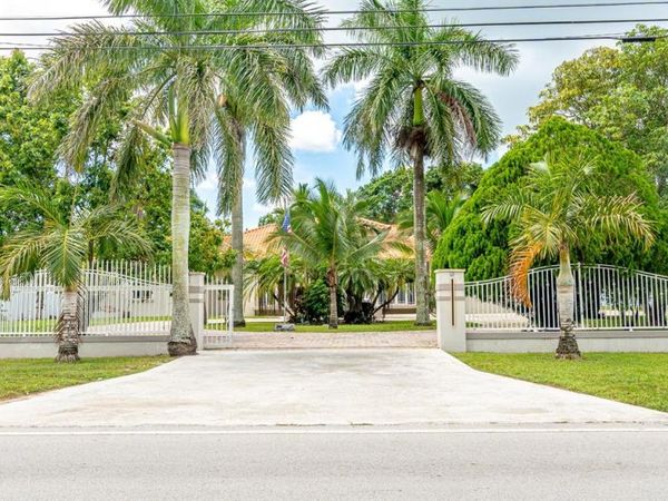 18390 SW 200th St, Miami, FL 33187