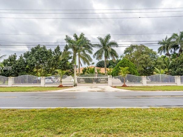 18390 SW 200th St, Miami, FL 33187