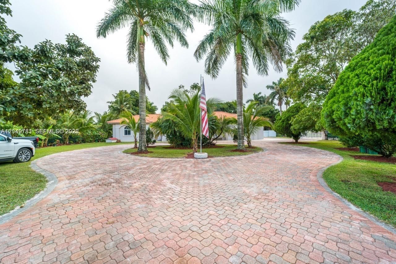18390 SW 200th St, Miami, FL 33187 Photo