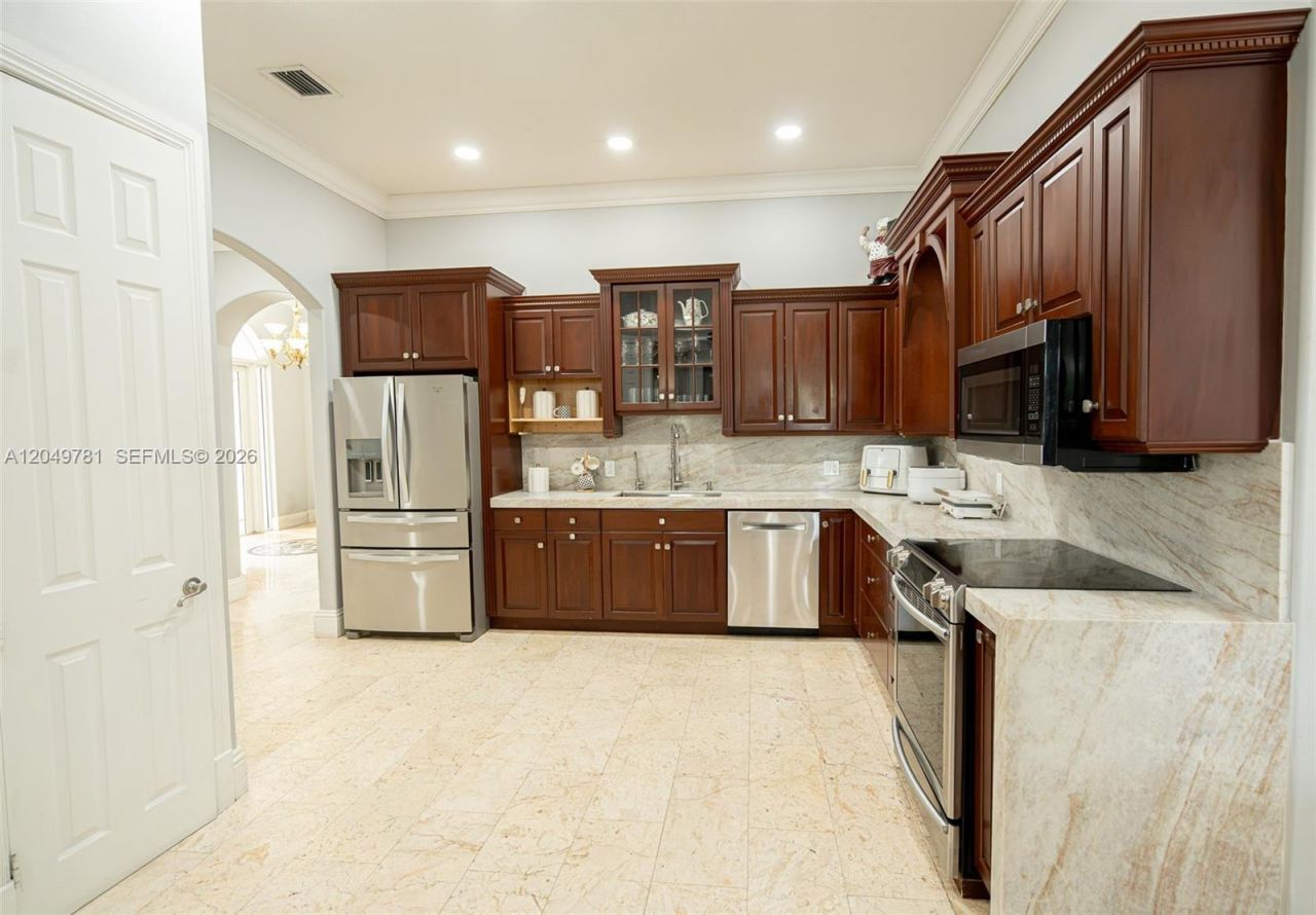 18390 SW 200th St, Miami, FL 33187 Photo