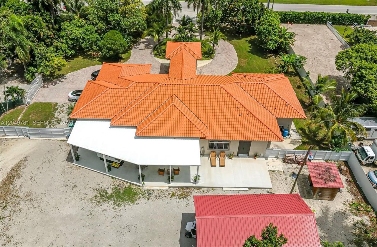 18390 SW 200th St, Miami, FL 33187 Photo