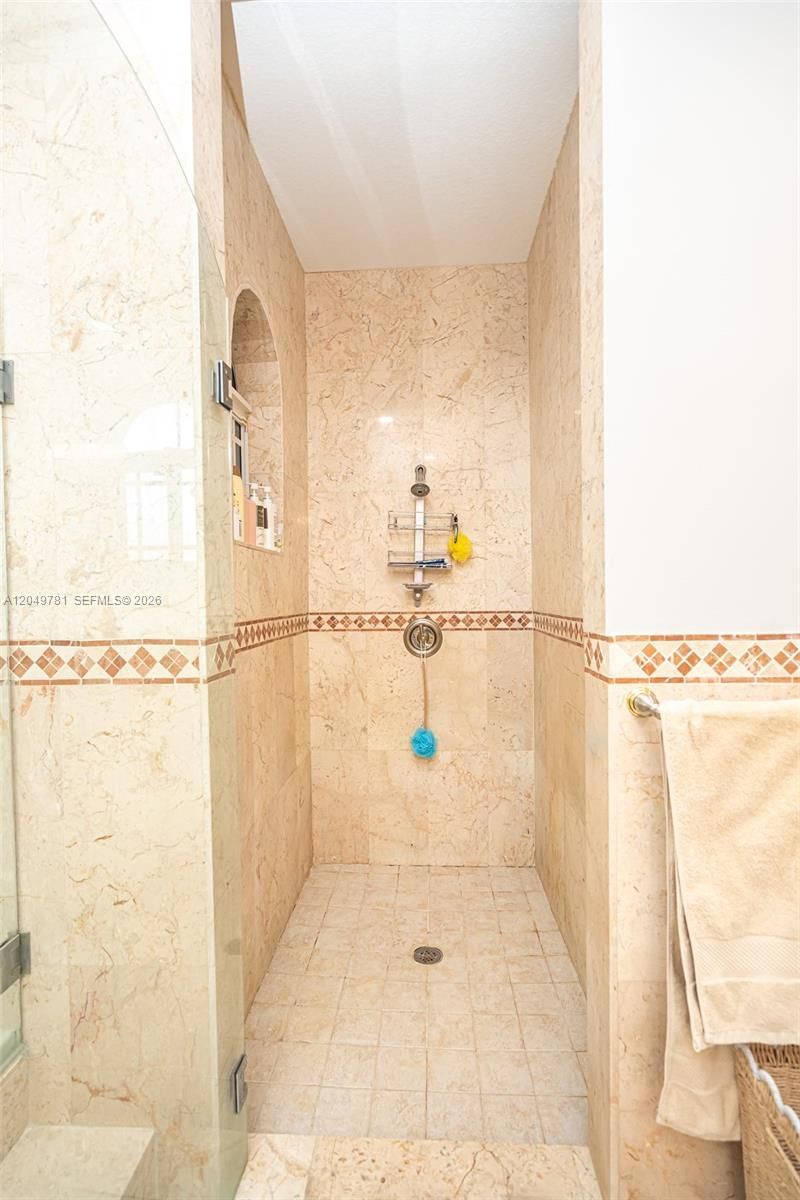 18390 SW 200th St, Miami, FL 33187 Photo