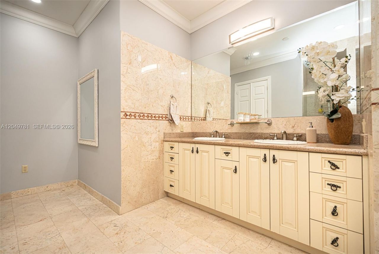 18390 SW 200th St, Miami, FL 33187 Photo