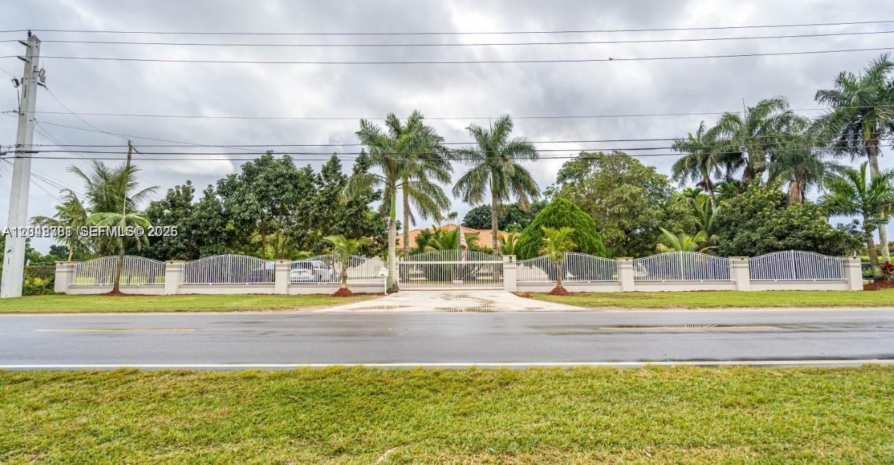 18390 SW 200th St, Miami, FL 33187 Photo