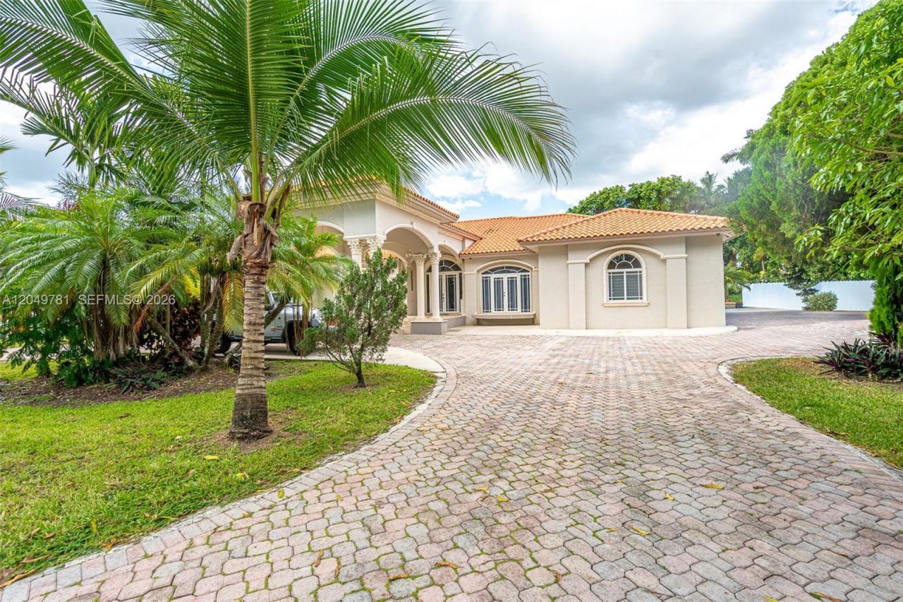 18390 SW 200th St, Miami, FL 33187 Photo