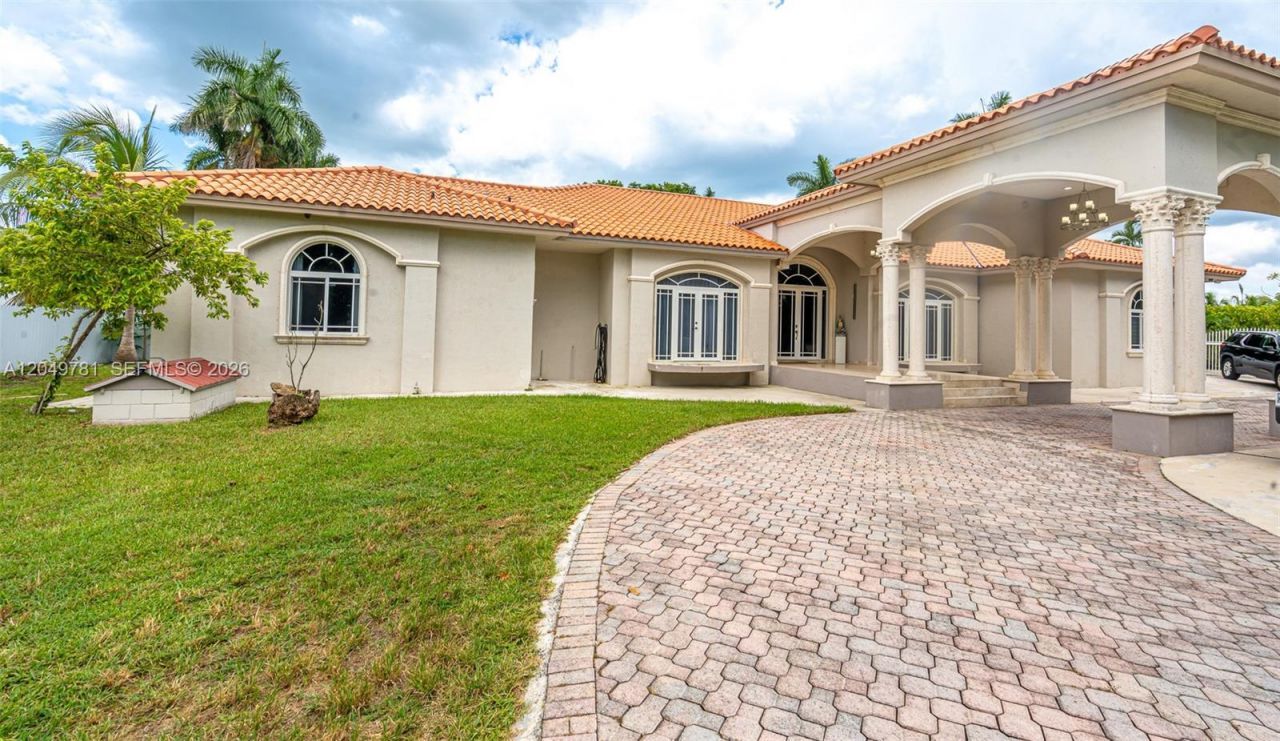 18390 SW 200th St, Miami, FL 33187 Photo