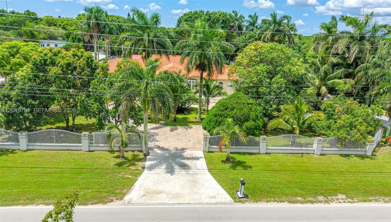 18390 SW 200th St, Miami, FL 33187 Photo