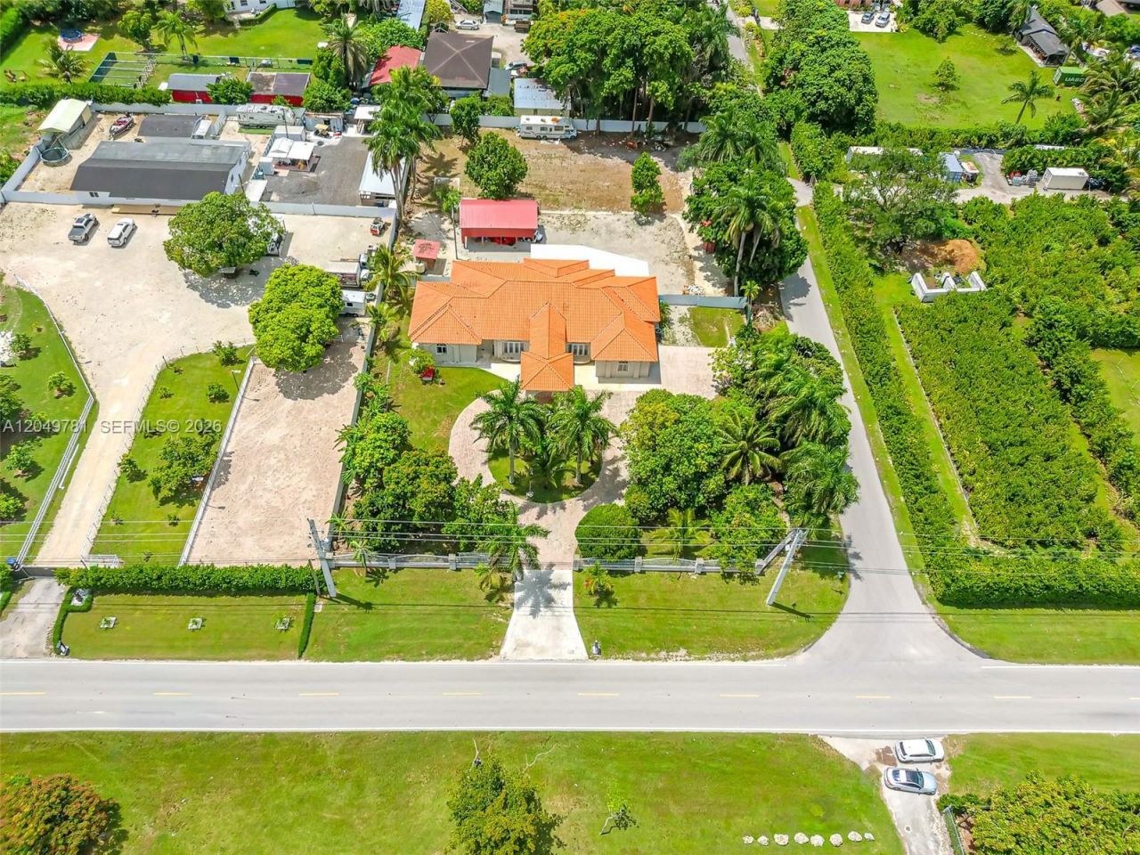 18390 SW 200th St, Miami, FL 33187 Photo