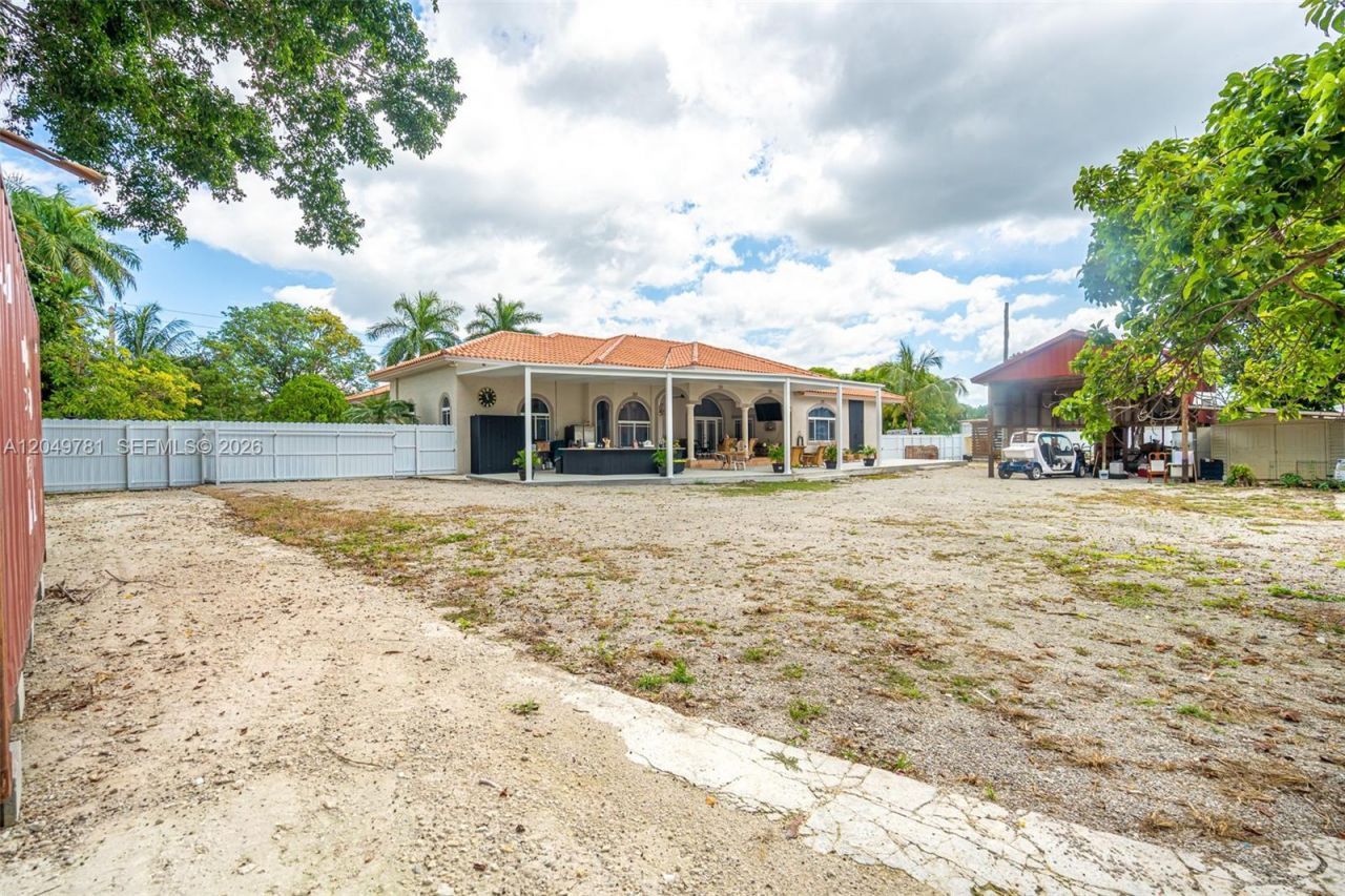 18390 SW 200th St, Miami, FL 33187 Photo