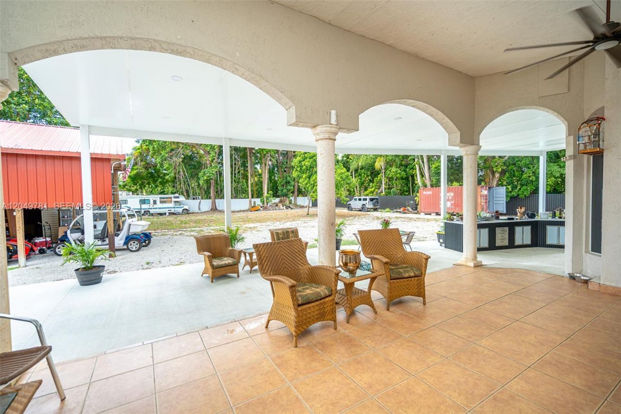 18390 SW 200th St, Miami, FL 33187 Photo