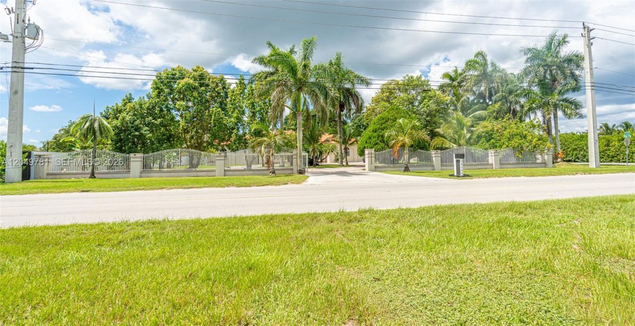 18390 SW 200th St, Miami, FL 33187 Photo