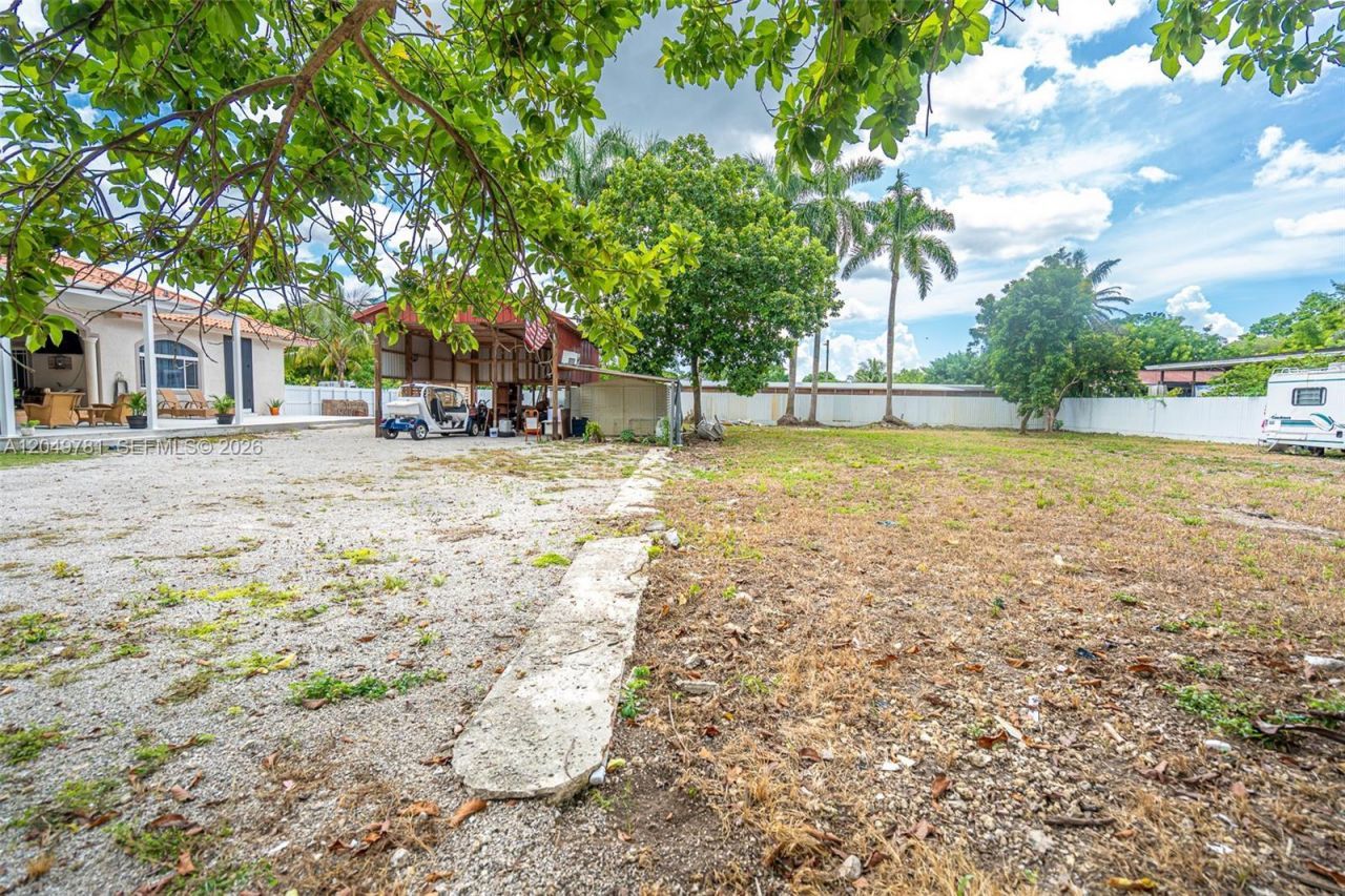 18390 SW 200th St, Miami, FL 33187 Photo
