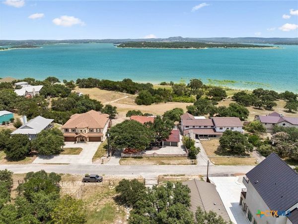 408 Edge Hill Drive , Canyon Lake, TX 78133
