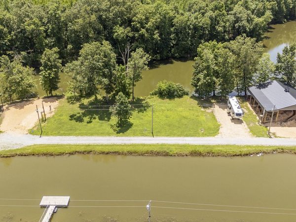 218 Drake Dr , Unit 153, Clifton, TN 38425