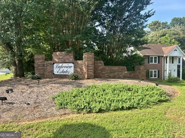 11 Lakeview Lane, Stockbridge, GA 30281