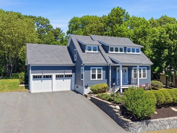 15 George Street, Reading, MA 01867