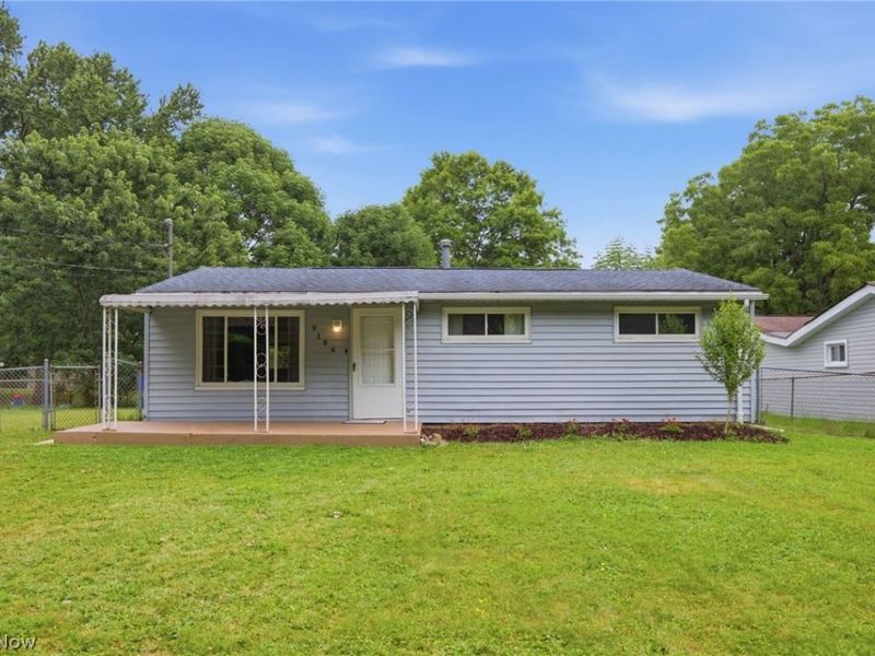 9164 Weaver Road, Ravenna, OH 44266 Photo 1