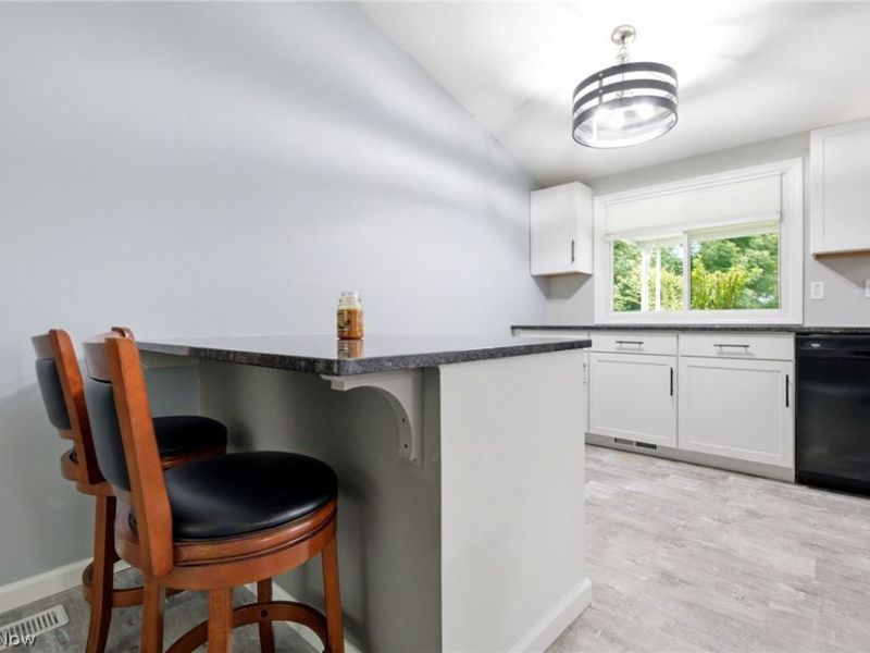 9164 Weaver Road, Ravenna, OH 44266 Photo 6