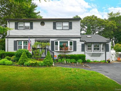 11 Bonnybill Drive Centereach, NY 11720