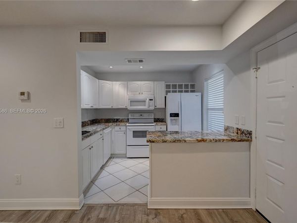 9858 NW 3rd St , Unit 9858, Plantation, FL 33324