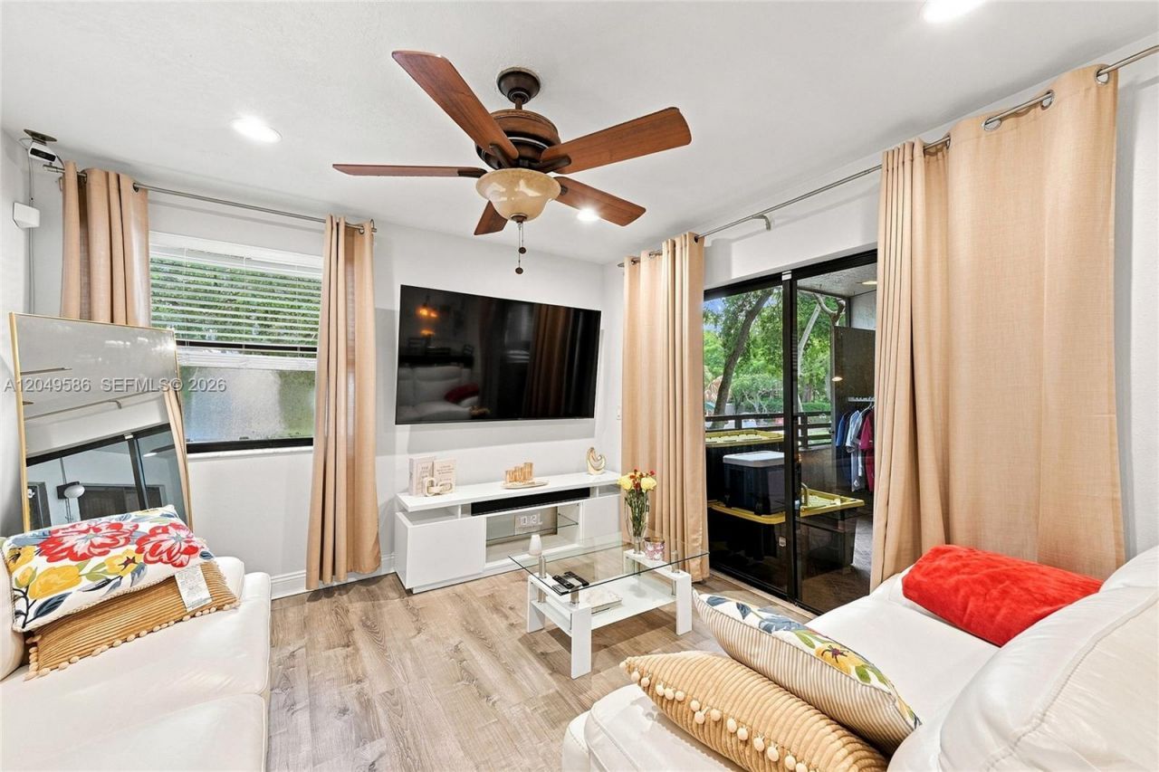 9858 NW 3rd St , Unit 9858, Plantation, FL 33324 Photo