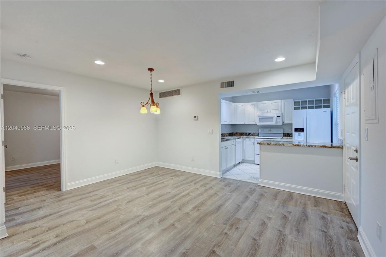 9858 NW 3rd St , Unit 9858, Plantation, FL 33324 Photo