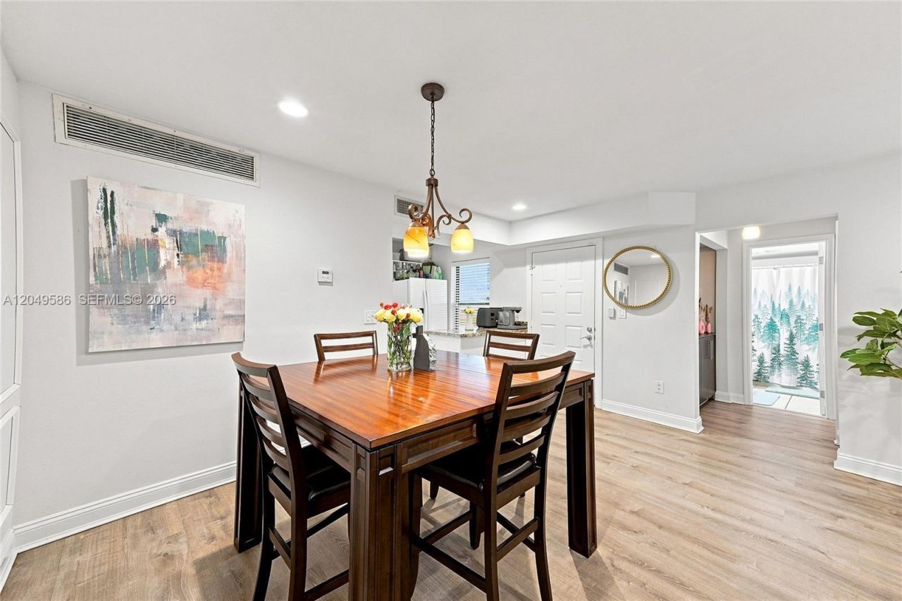 9858 NW 3rd St , Unit 9858, Plantation, FL 33324 Photo