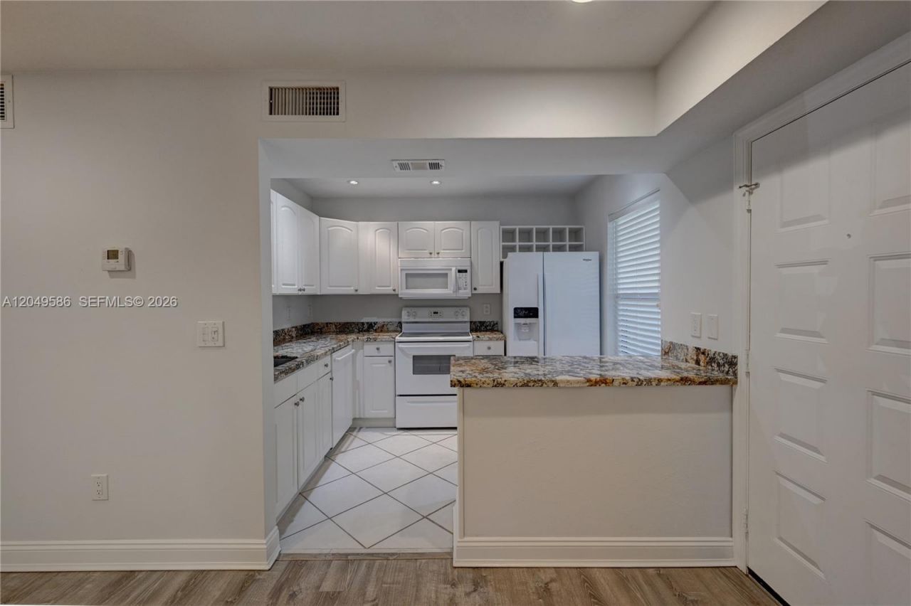 9858 NW 3rd St, Unit 9858, Plantation, FL 33324 Photo