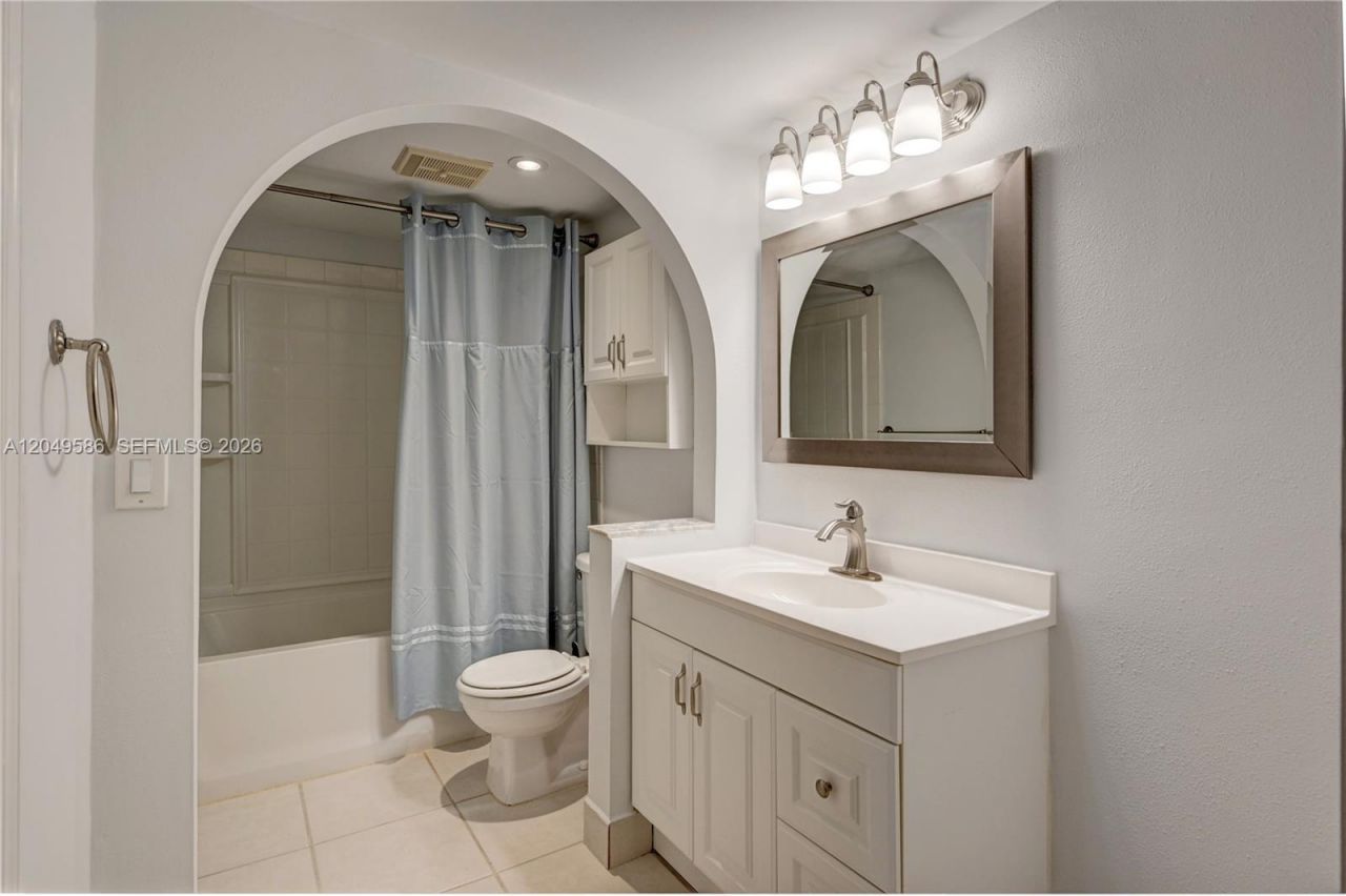 9858 NW 3rd St , Unit 9858, Plantation, FL 33324 Photo