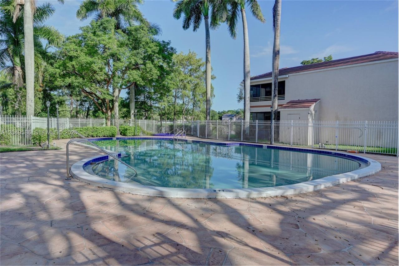 9858 NW 3rd St, Unit 9858, Plantation, FL 33324 Photo