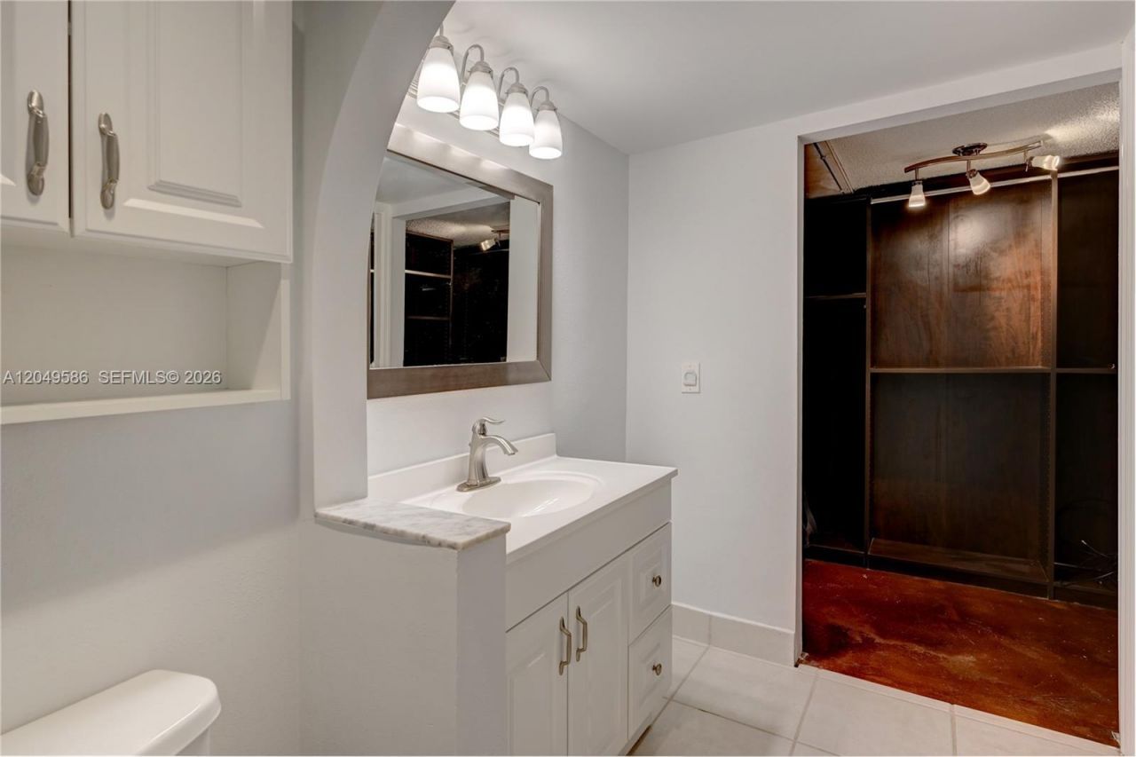 9858 NW 3rd St , Unit 9858, Plantation, FL 33324 Photo