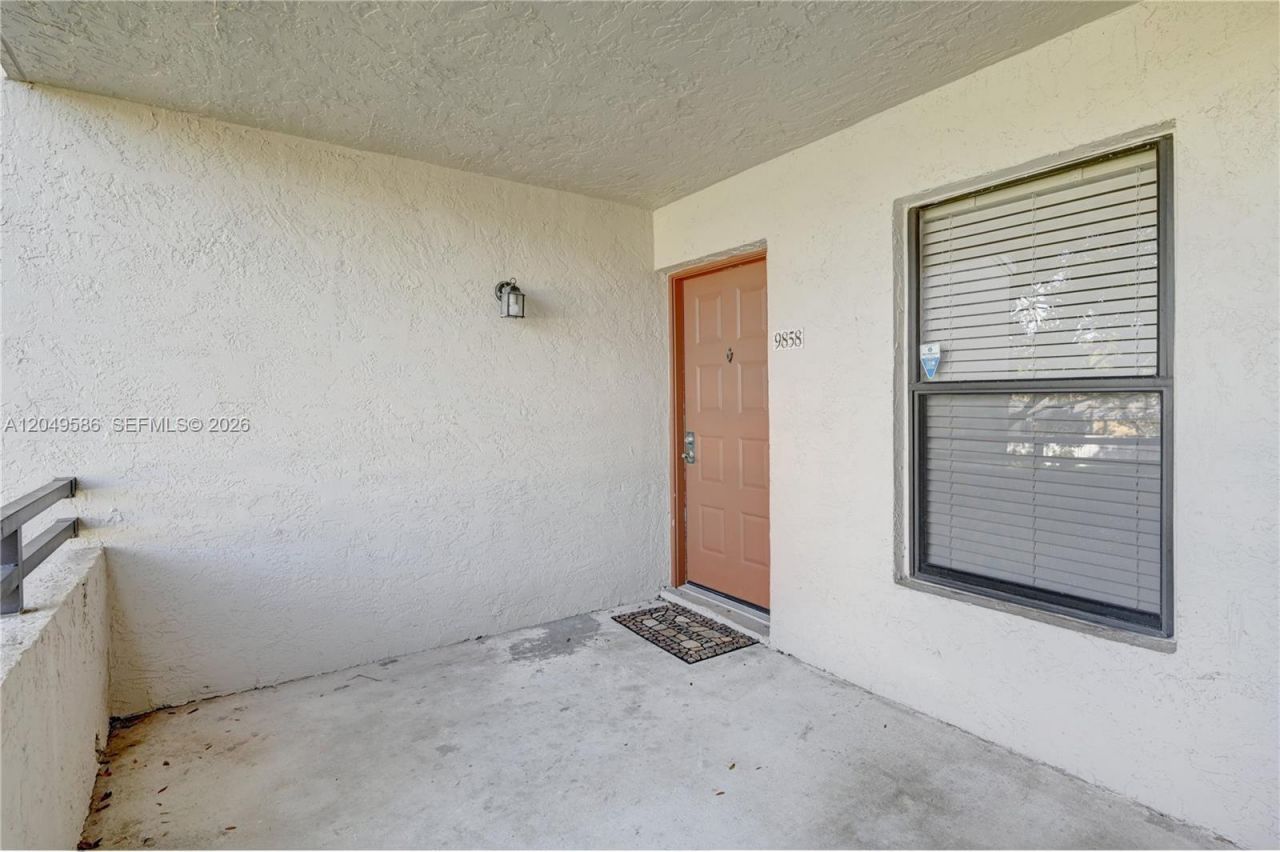 9858 NW 3rd St , Unit 9858, Plantation, FL 33324 Photo
