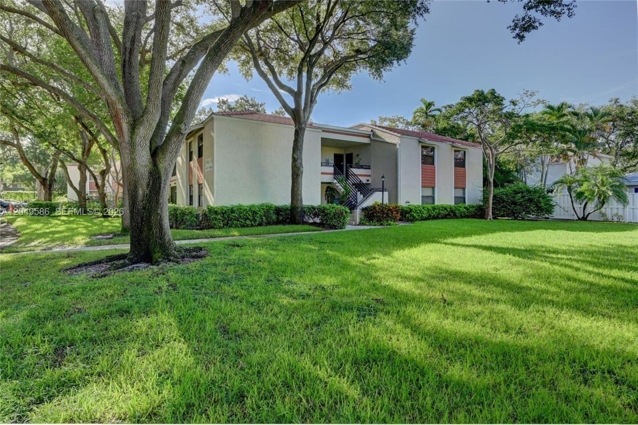 9858 NW 3rd St , Unit 9858, Plantation, FL 33324 Photo