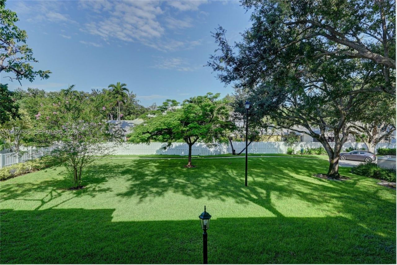 9858 NW 3rd St , Unit 9858, Plantation, FL 33324 Photo