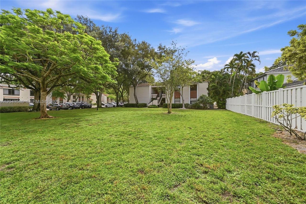 9858 NW 3rd St , Unit 9858, Plantation, FL 33324 Photo