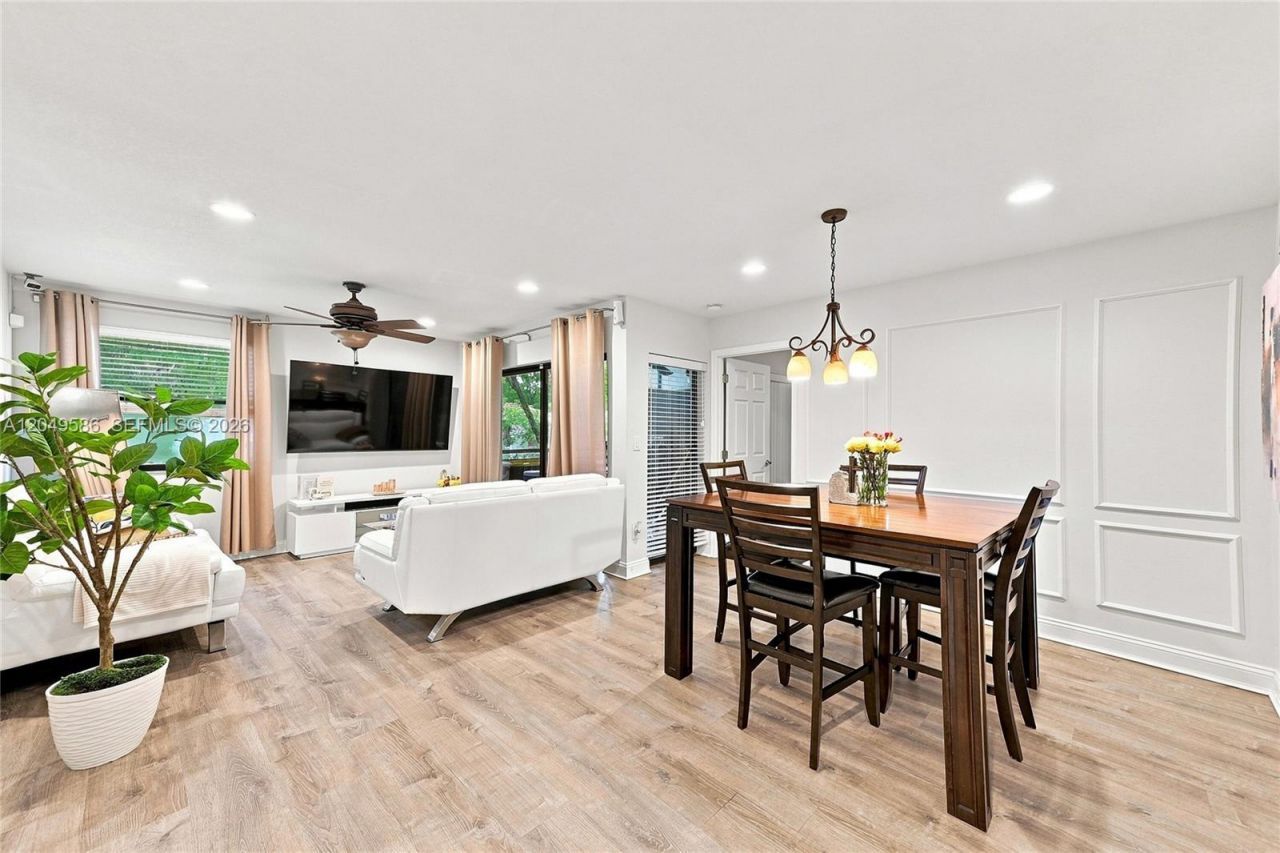 9858 NW 3rd St , Unit 9858, Plantation, FL 33324 Photo
