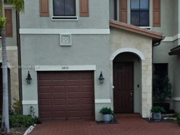 3409 W 104th Ter , Hialeah, FL 33018
