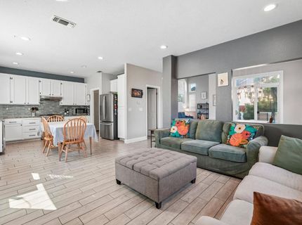 6190 Fieldale Dr, Elk Grove, CA 95758 Photo