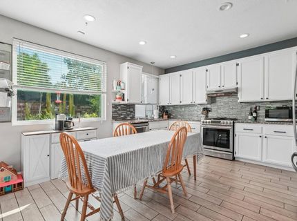 6190 Fieldale Dr, Elk Grove, CA 95758 Photo
