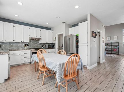 6190 Fieldale Dr, Elk Grove, CA 95758 Photo